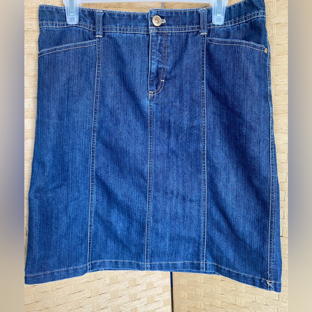 Izod size 8 jean skirt